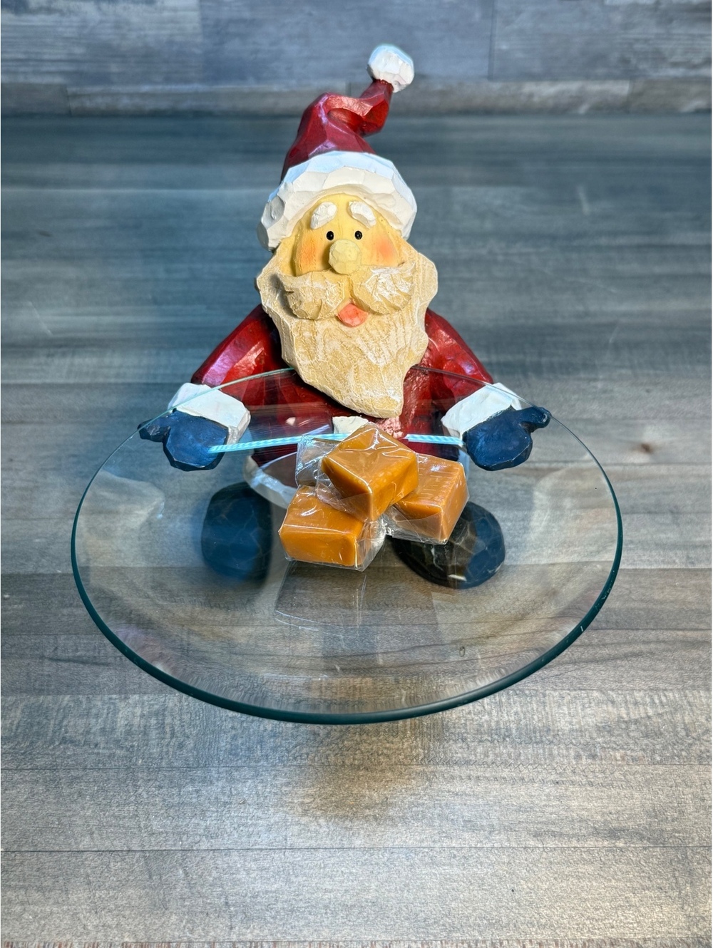 Santa Claus Figurine With Glass Candy Dish Christmas Decor (x0x